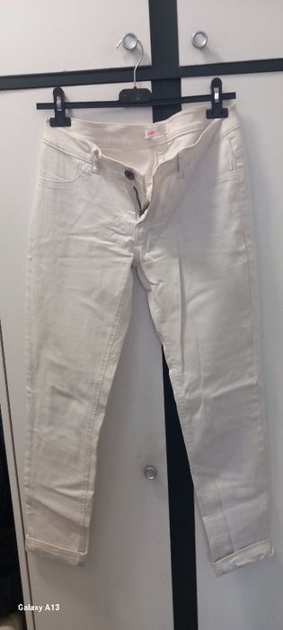 Spodnie białe. Damskie