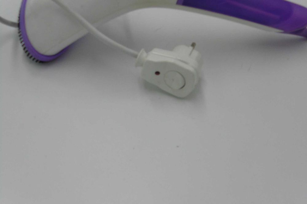 Ręczny steamer parownica do ubrań Philips
GC320/55 żelazko parowe