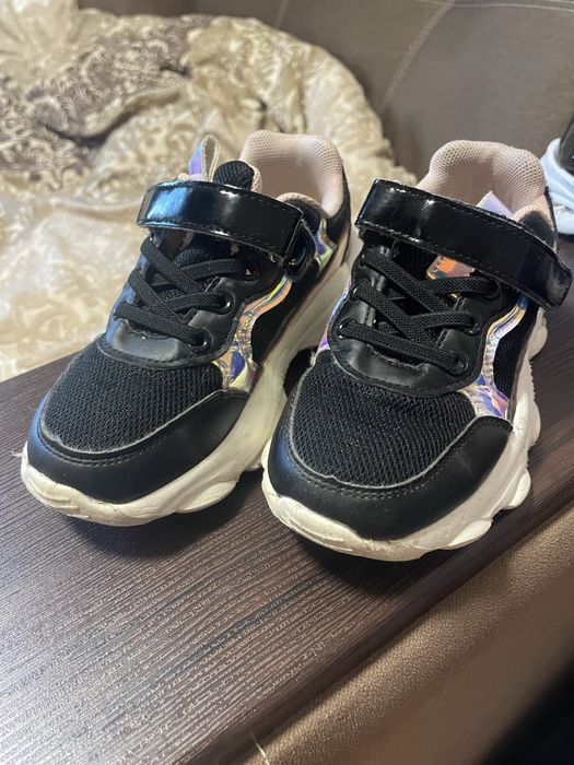 Кросівки для дівчинки