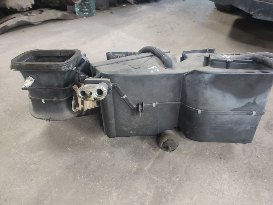 Корпус пєчкі на кліматронік на Volkswagen Passat B5, B5+