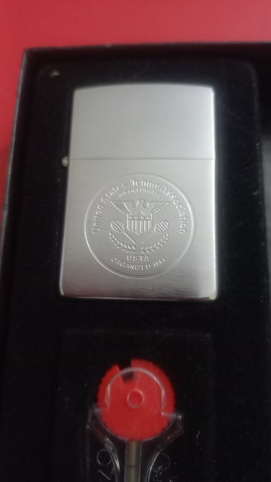 Isqueiro Zippo novo