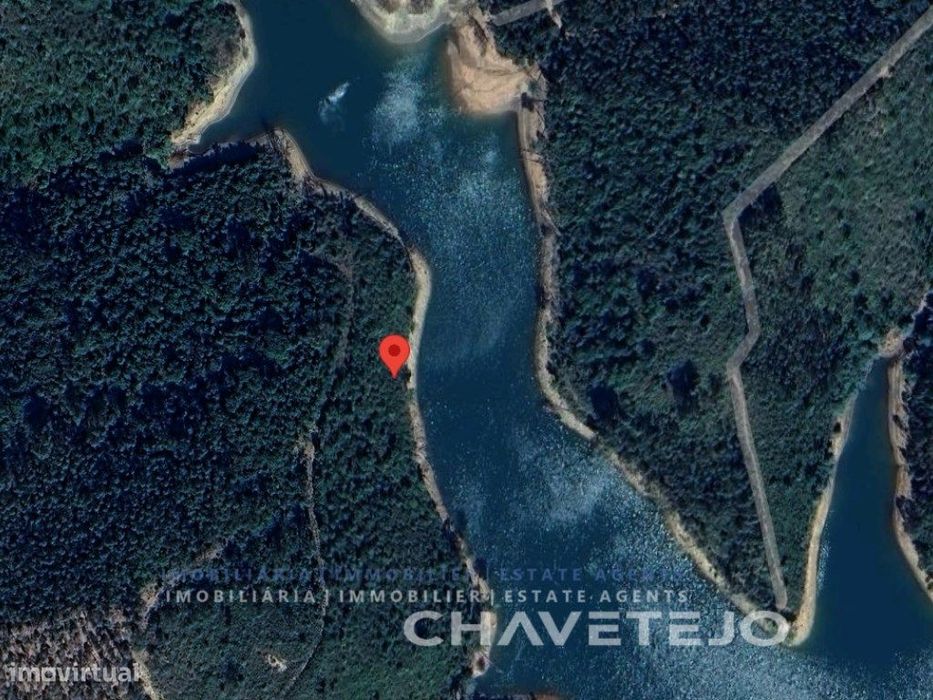 Terreno Rústico com 1.760 m² e Frente para o Rio | Serra, Tomar