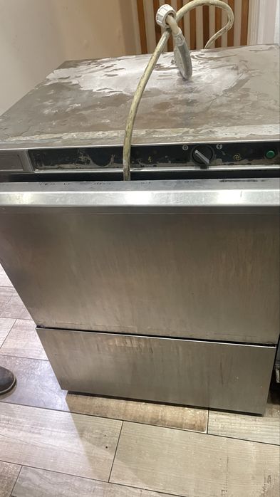 Maquina de pratos industrial