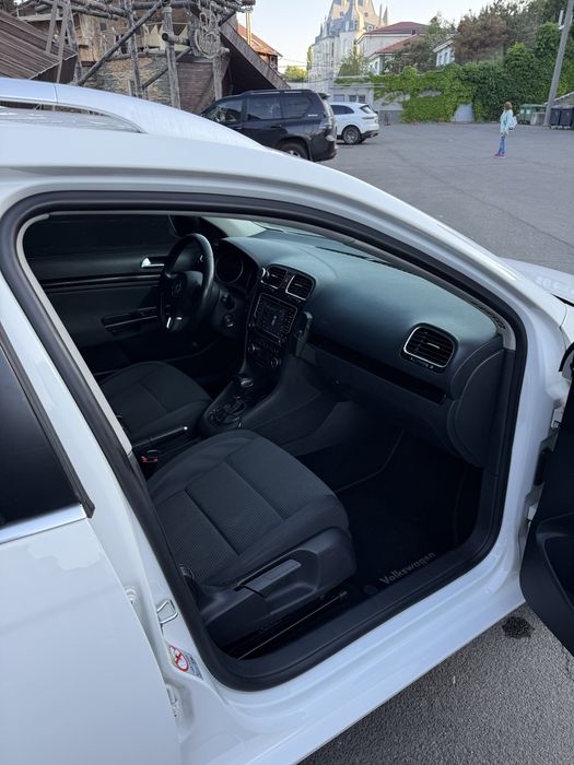Volkswagen Golf 2010 рік