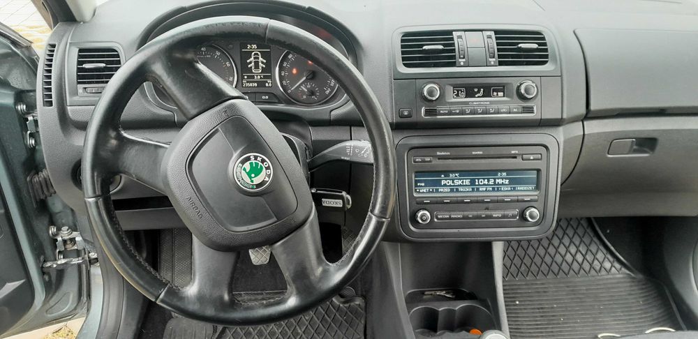 radio CD z ramką SKODA Fabia II ROOMSTER