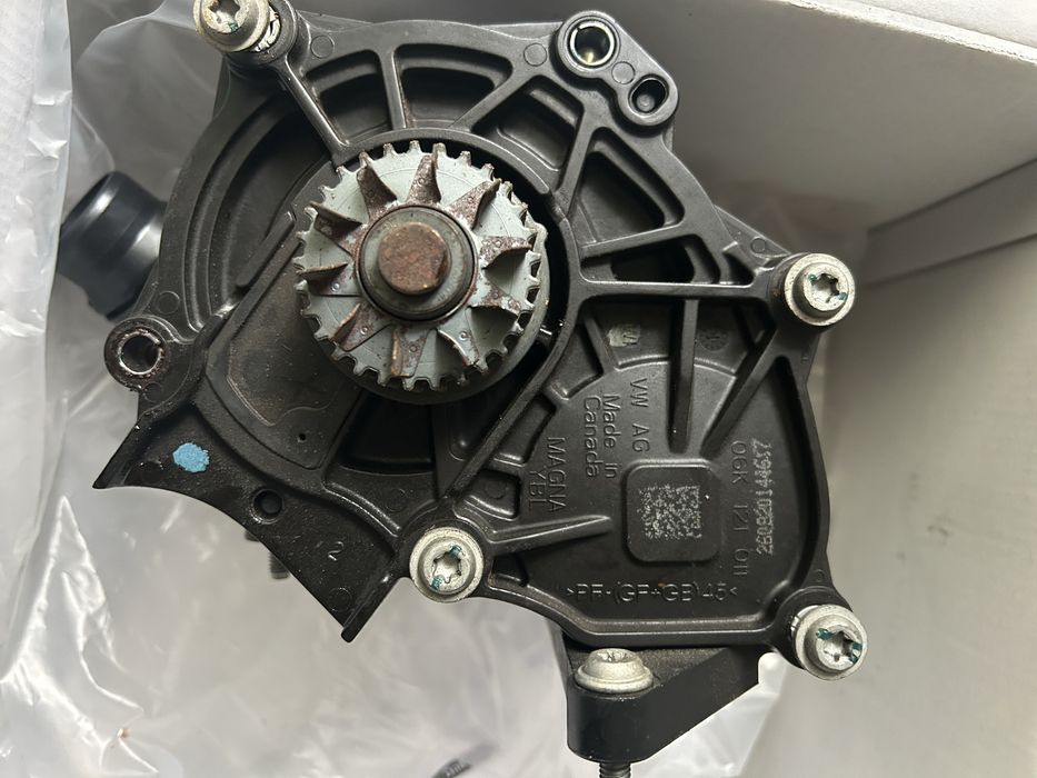 Насос охолоджувальної рідини, охолодження двигуна Thermal management