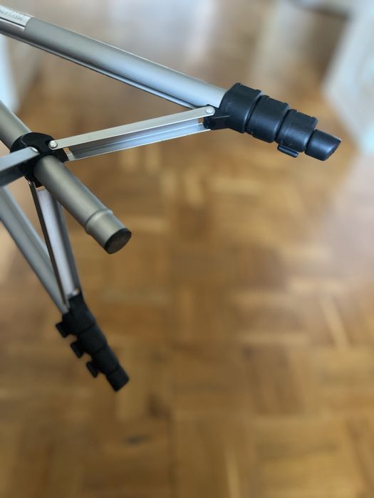 Продам штатив Falconeyes. 1330