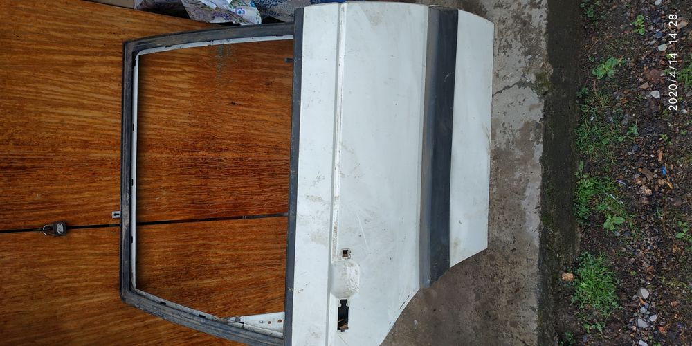 Двері Пасат Б3 універсал