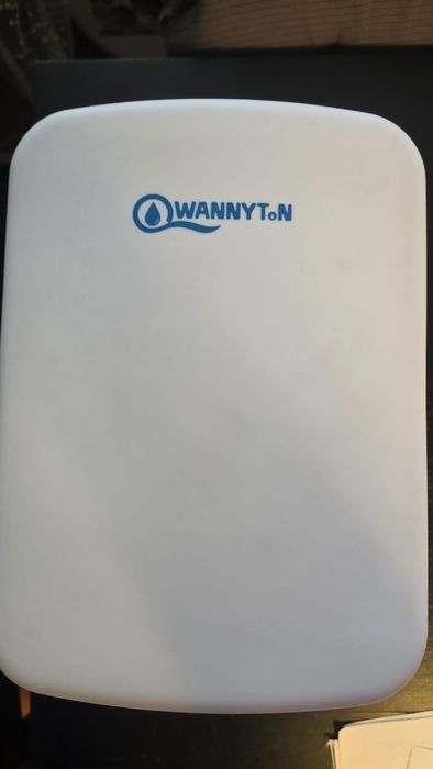 WANNYToN turystyczna mini lodówka na komsetyki, napoje, leki.