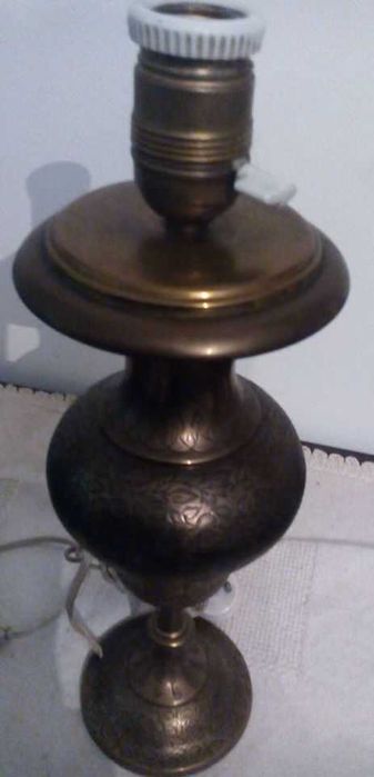 Candeeiro mesa em cobre cinzelado - Anos 40