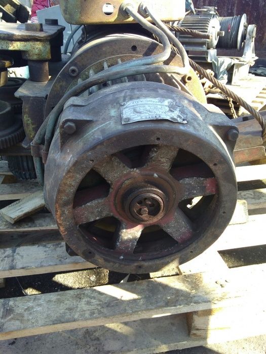 Двигатель подъёма тележка кареткаТельфер электротельфер 0.5 1 2 3.2 т