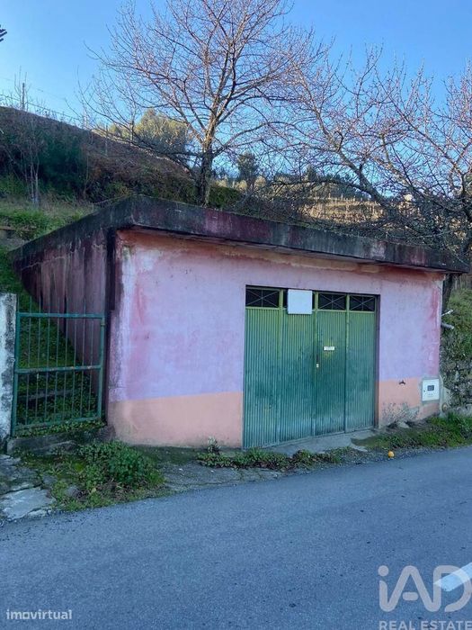Parque de Estacionamento / Garagem / Box em Sedielos de 43,00 m2