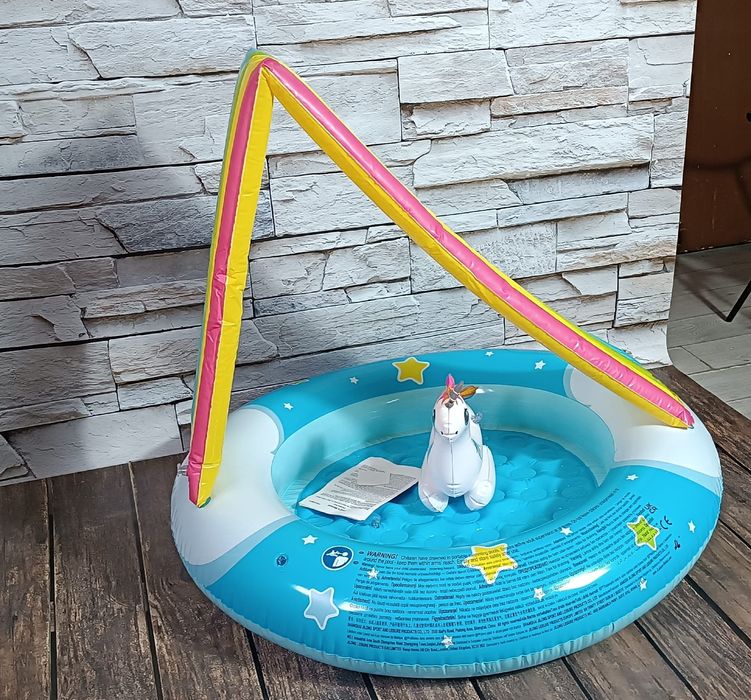 Basenik z daszkiem tęcza 95x80 cm + dmuchany mały jednorożec
