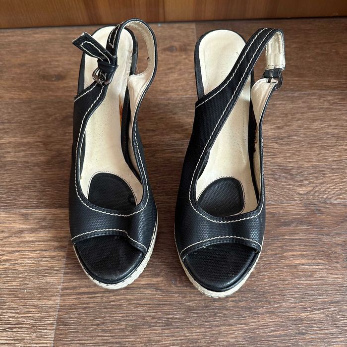 Туфлі на підборах та платформі