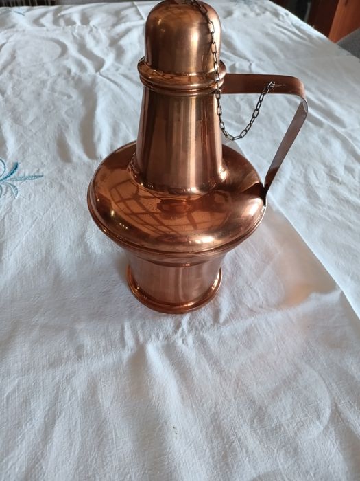 Almotolia ou galheteiro de cobre
