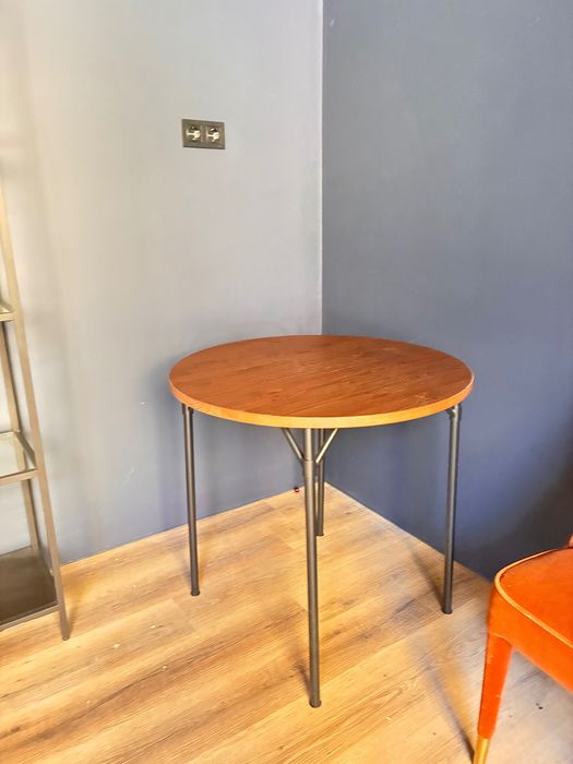 Ikea round table