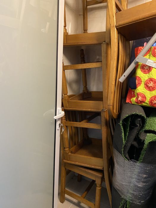 6 cadeiras de madeira usadas