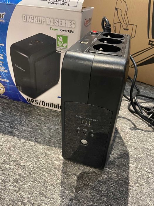Zasilacz awaryjny UPS CyberPower DX650E-FR (650VA/360W)
