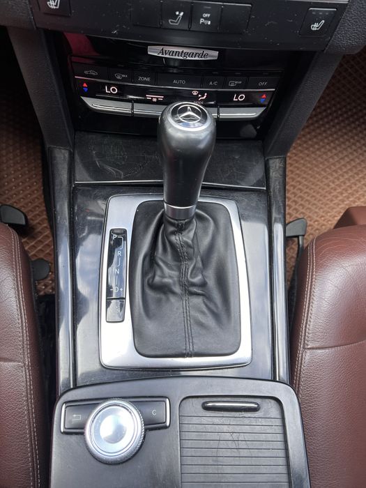 Mercedes-benz Е212    2.2 дизель  2011р