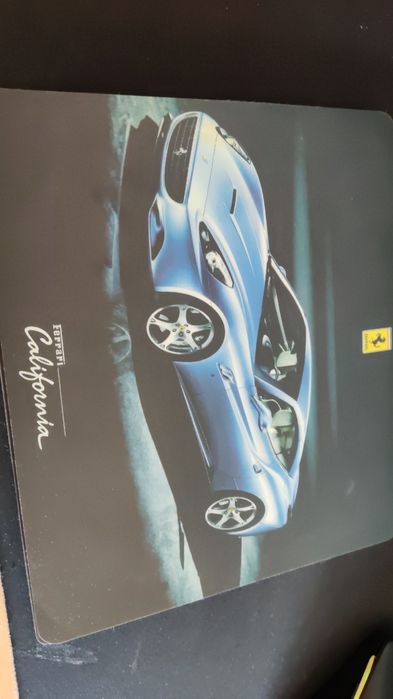 Tapetes de rato oficiais ferrari, enzo ferrari e ferrari california