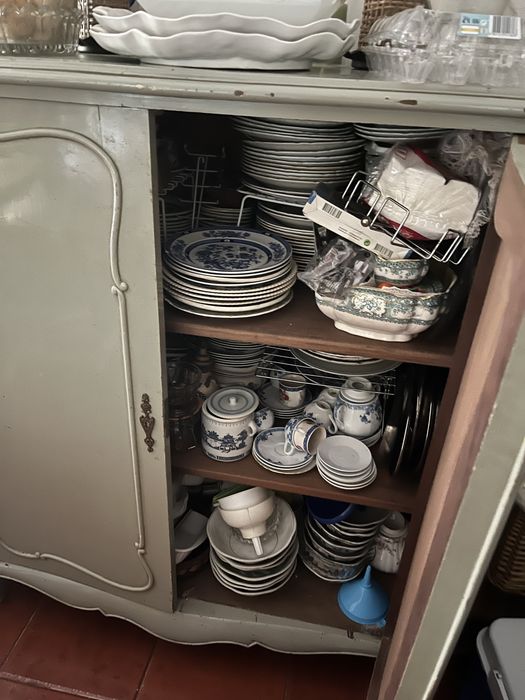 Armario antigo cinza