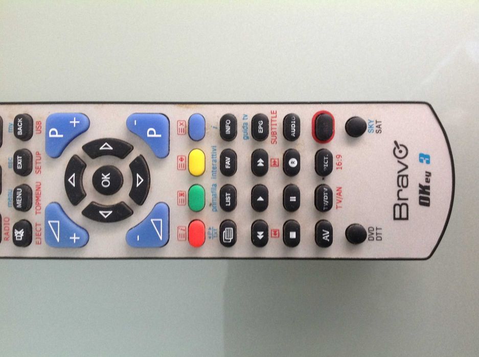 Comando Universal Bravo Okey 3 - Como novo (portes incluídos)64751163957378121