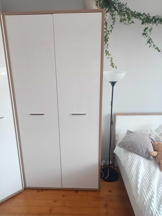 Szafa firmy forte lakierowana w bardzo dobrym stanie .