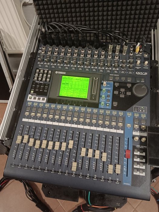 Mixer cyfrowy Yamaha 01V 96 w bardzo dobrym stanie.