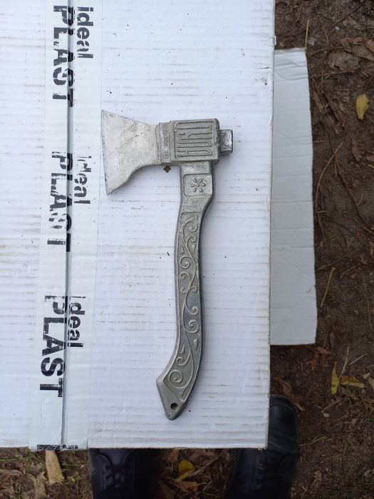 Топор алюминиевый