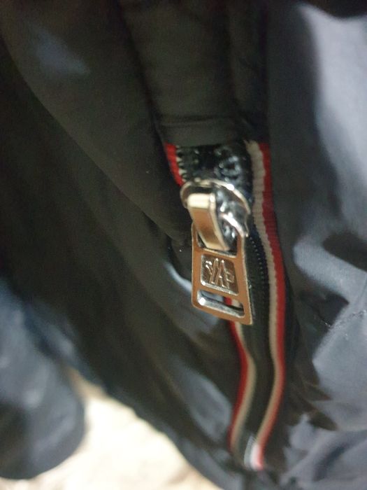 Продам куртку ,Moncler 52 размера.