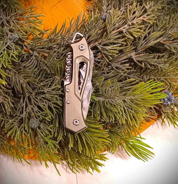 Scyzoryk Szwajcarski 14w1 Nowa Cena, Idealny na Prezent!