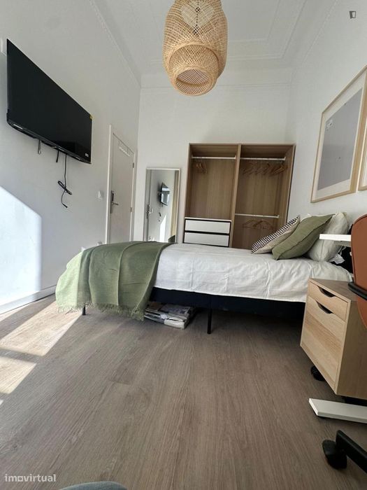 Quarto - localizado em São Sebastião Lisbon