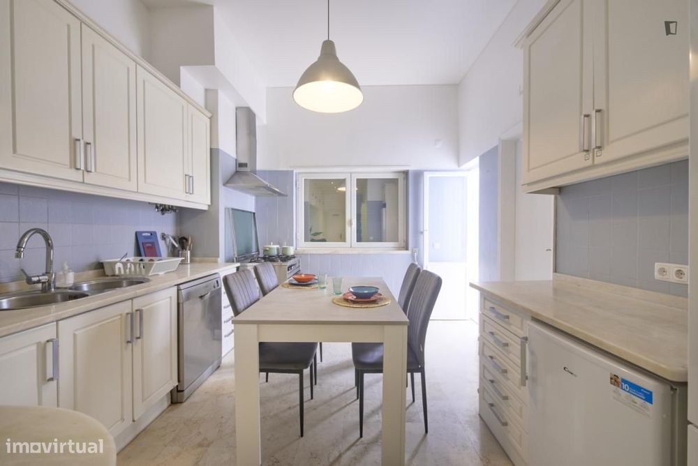 Quarto - localizado em Entrecampos Lisbon