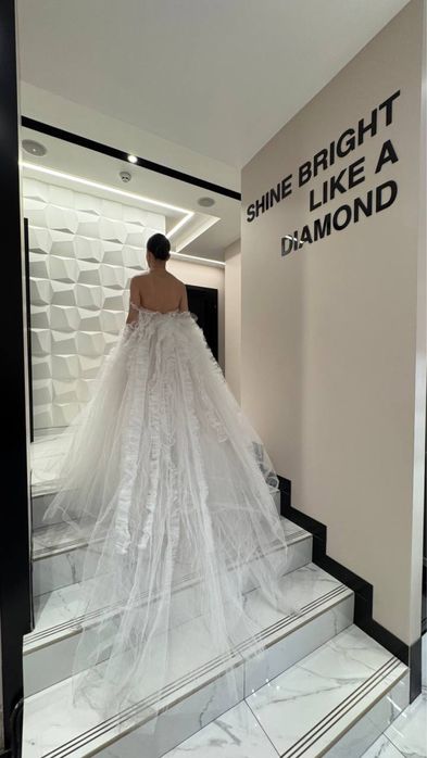 Продам НОВУ ВЕСІЛЬНУ СУКНЮ ( є багато варіантів)