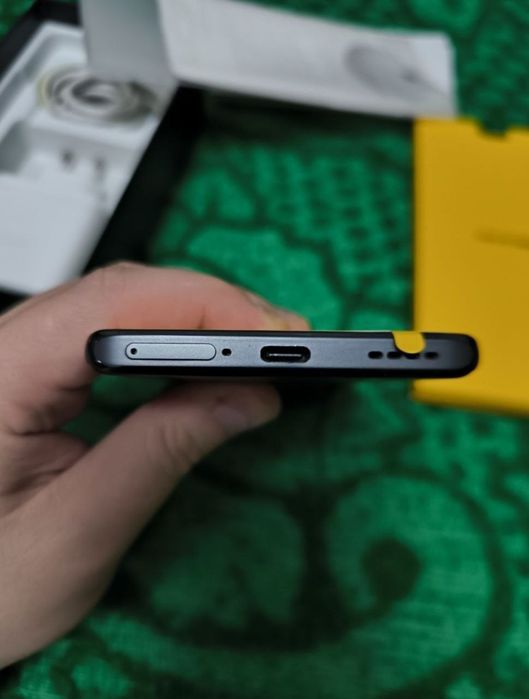 Смартфон Realme 11 Pro 5G • 8/256Гб • AMOLED 120 Гц Как новый!