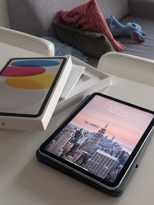 iPad 11. gen (A16) 128GB Wi-Fi + 5G, srebrny