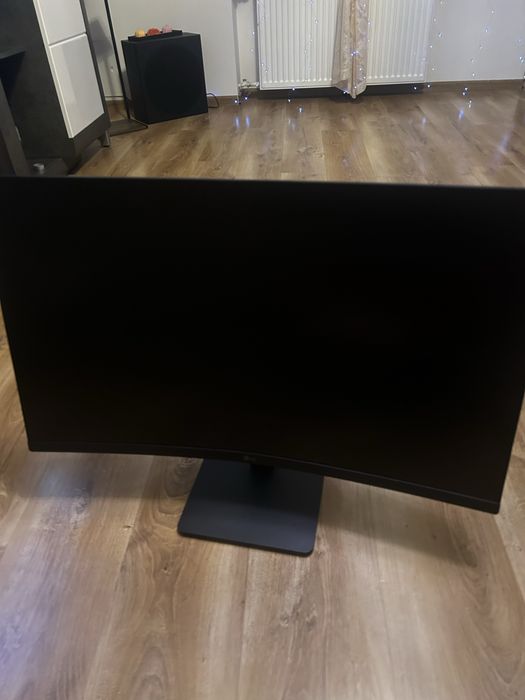 Minitor LG ,100 HZ ,32 cale ,stan idealny