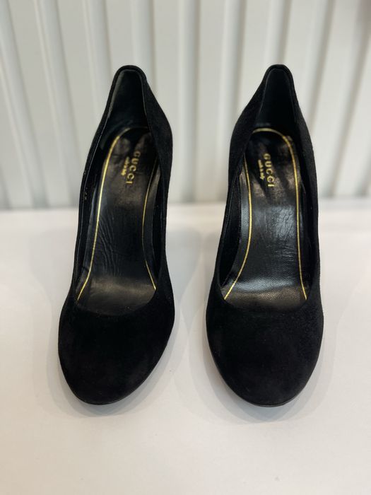 туфлі GUCCI Замшеві декоровані шипами. Оригінал 36