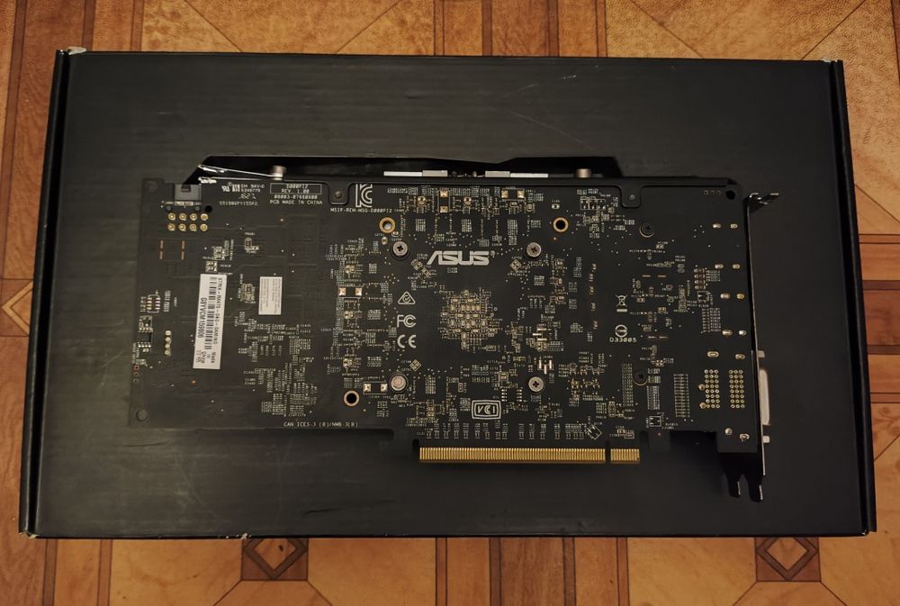 Видеокарта Asus Rog Strix RX470 4GB.