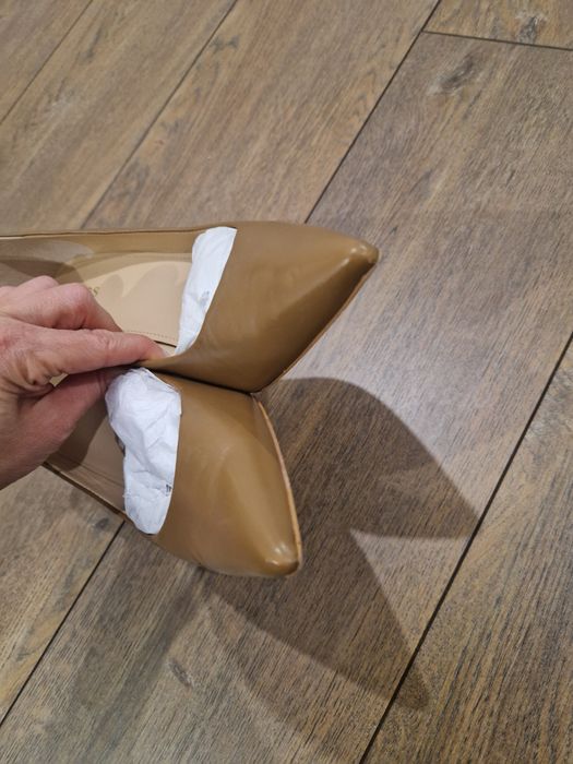 Sapatos camel guess 38