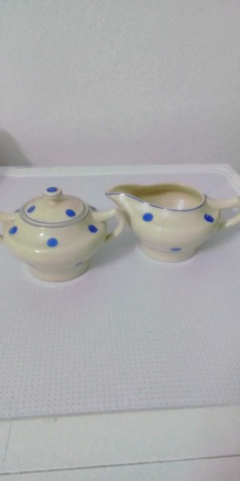 Açucareiro e molheira m loiça muito antigo