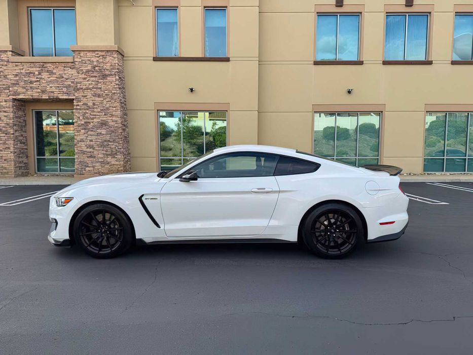 Ford Mustang Shelby GT350      2016