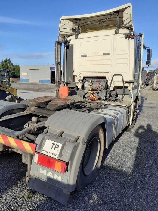 Trator de Camião 4x2 MAN 18.463 FLT36  (84-41-UT) – avaria de motor
