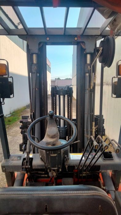 Empilhador Elétrico HELI CPD25 2,5T | Mastro Triplex 5 m | Carregador Incluído