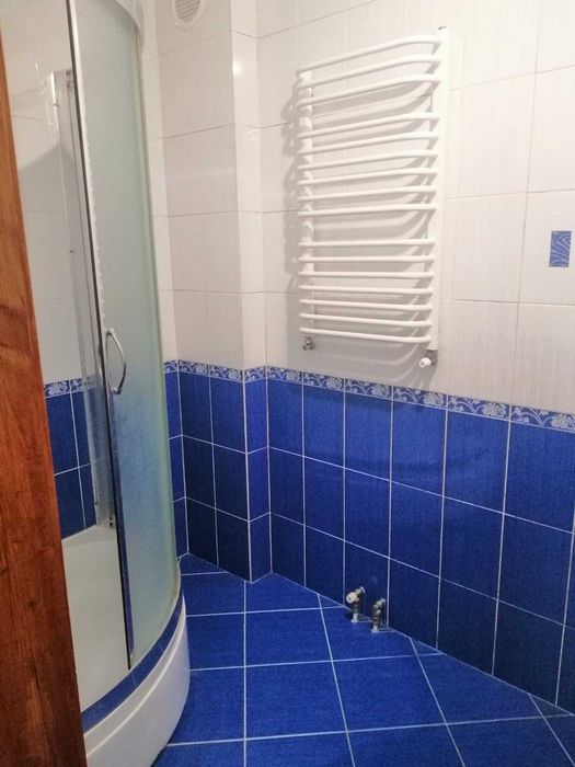 Здаю двомісні та багатомісні номери під ключ зі всіма умовами