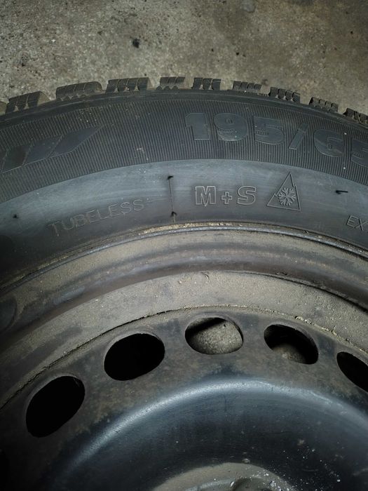 Sprzedam 4 opony zimowe 195/65 R15