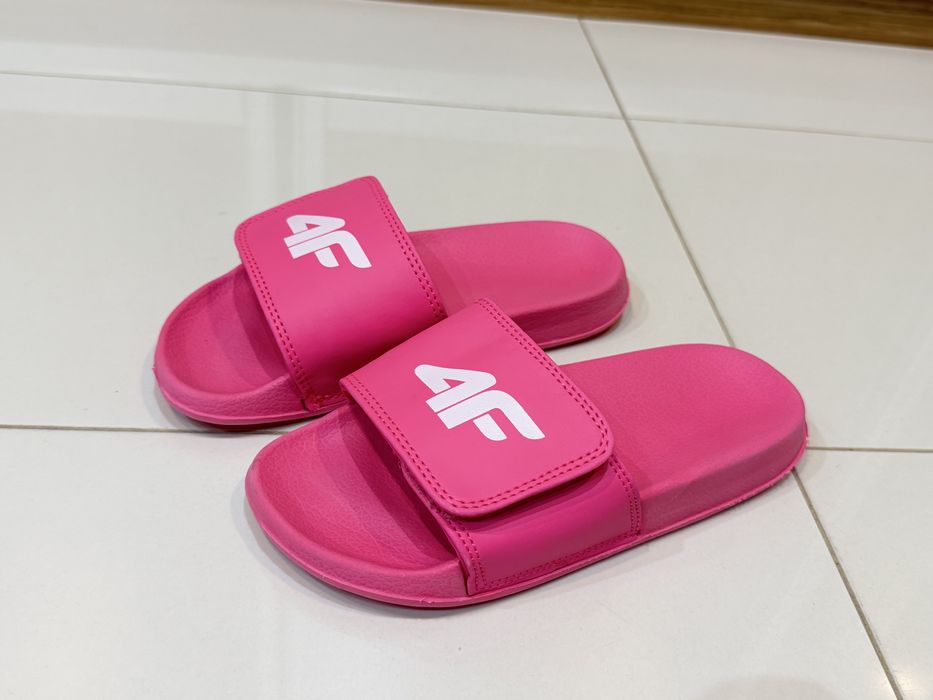 Klapki pianki 4F 32 na basen plażę