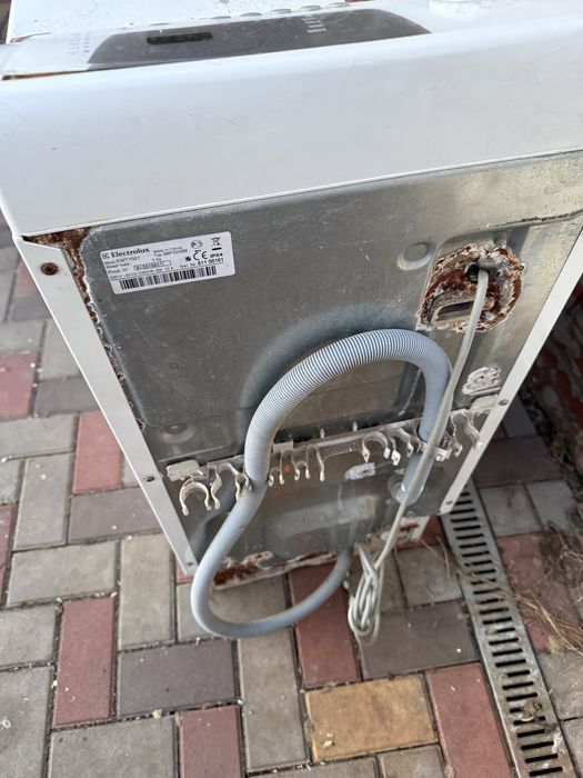 Продам стиральную машинку electrolux ewt 1021