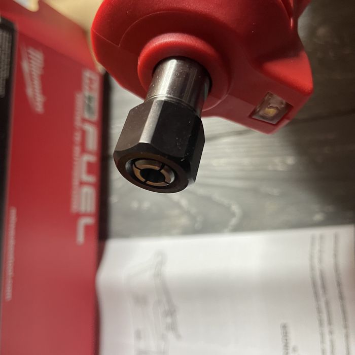 Акумуляторна пряма гліфмашина Milwaukee M12 Fuel 2486-20