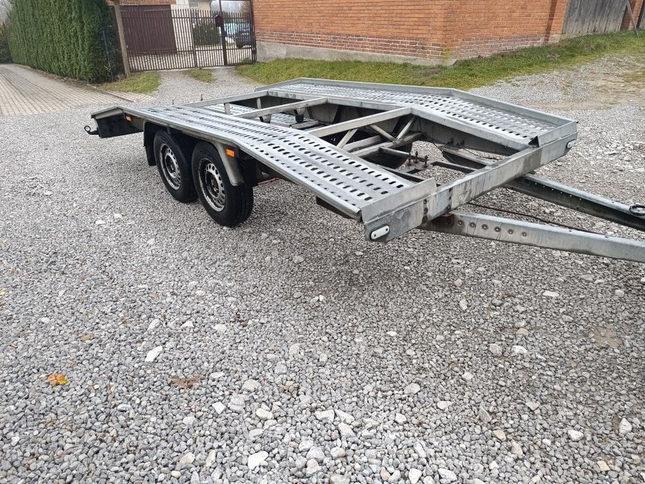 Przyczepa laweta do transportu samochodów Boro Adam Ledy  nowe hamulce